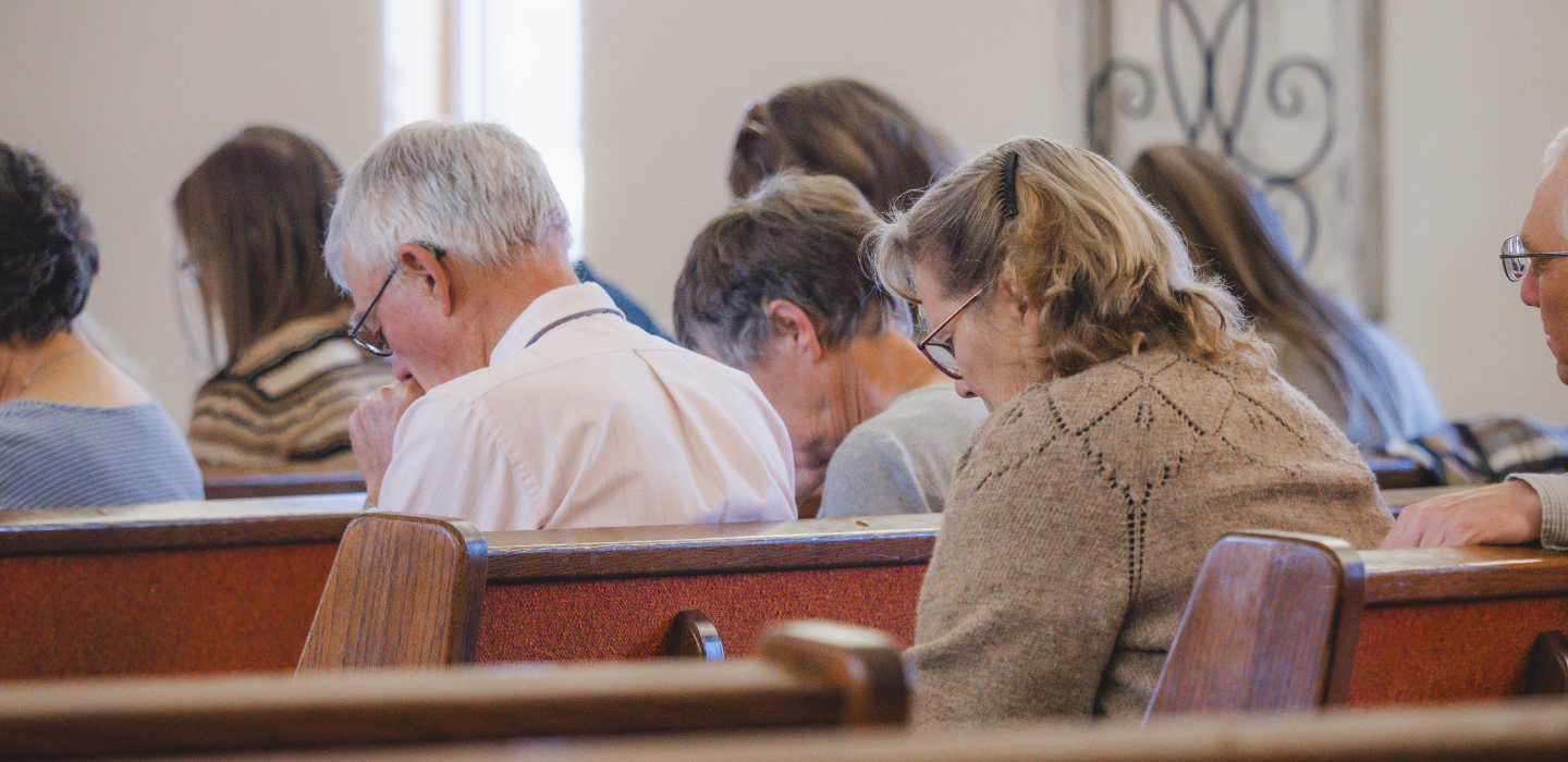 mitchell-evangelical-free-church-congregation-prayer-mitchell-nebraska