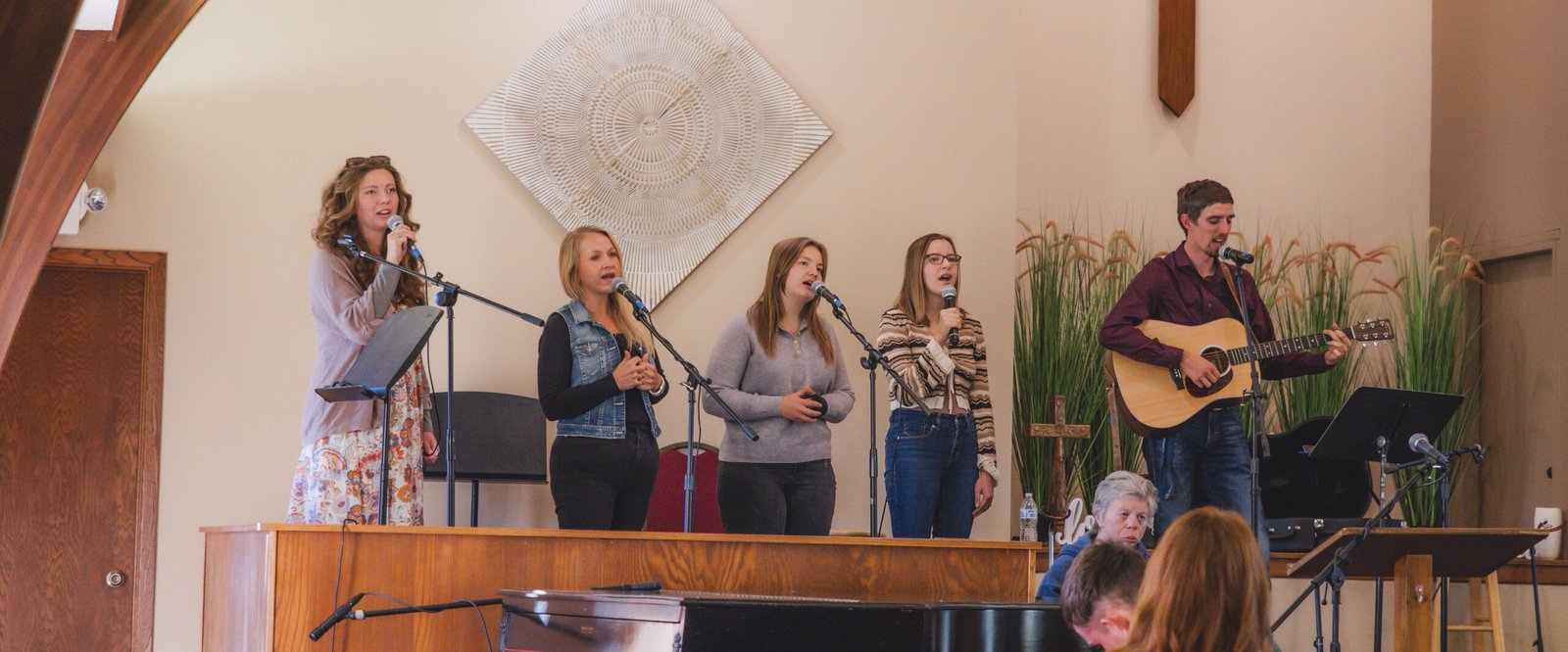 mitchell-evangelical-free-church-worship-team-leading-music-mitchell-nebraska
