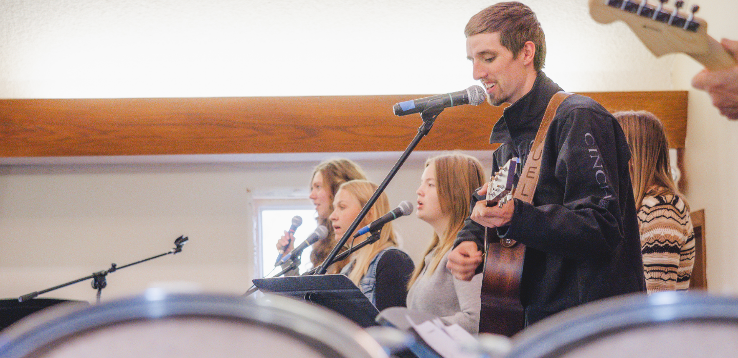 mitchell-evangelical-free-church-worship-team-leading-music-mitchell-nebraska